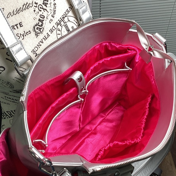 White Elm Silver Gemini Mini Convertible Tote Bag Back Pack Hot Pink Lining BNWT - Picture 8 of 8
